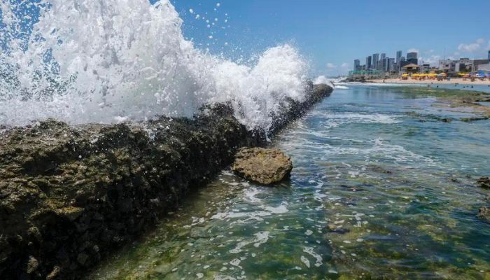 Governo quer barrar projeto que pode privatizar acesso a praias